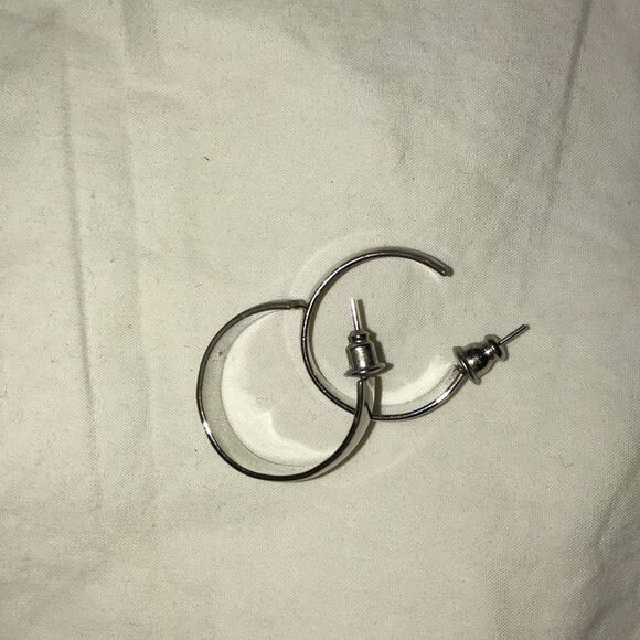 Round circle Open hoop silver tone Earrings - Picture 2 of 3